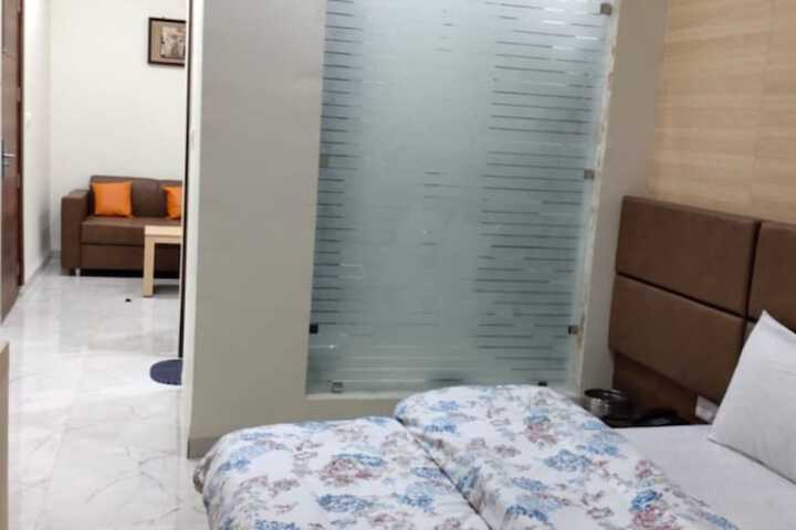 Room 3 of 12