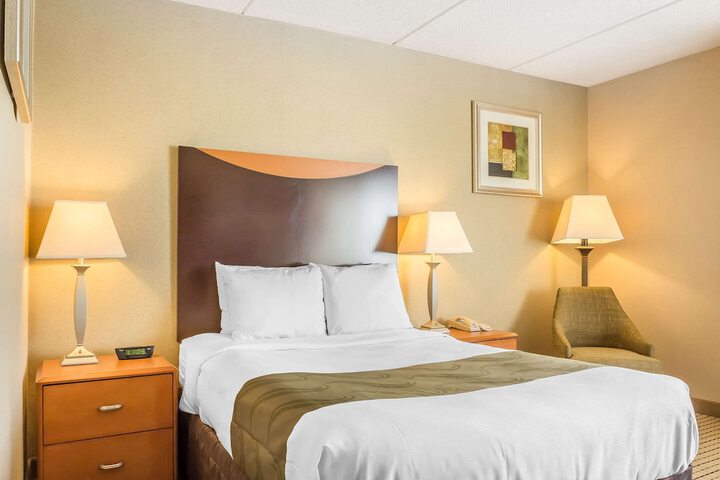 Room 4 of 11