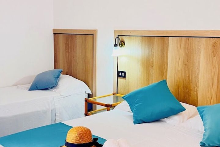 Room 31 of 102