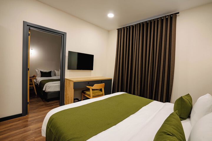Room 12 of 72
