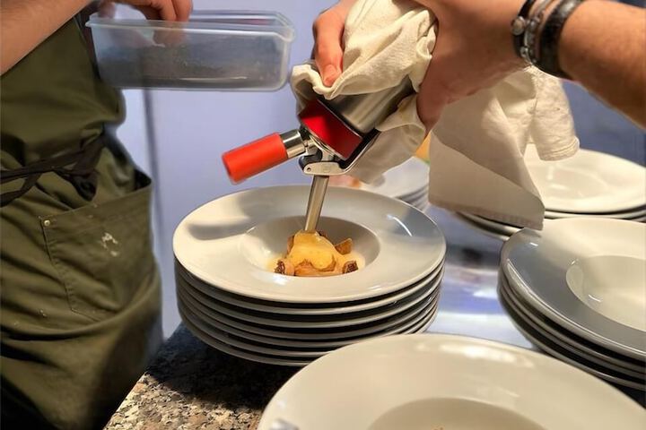 Dining 38 of 100