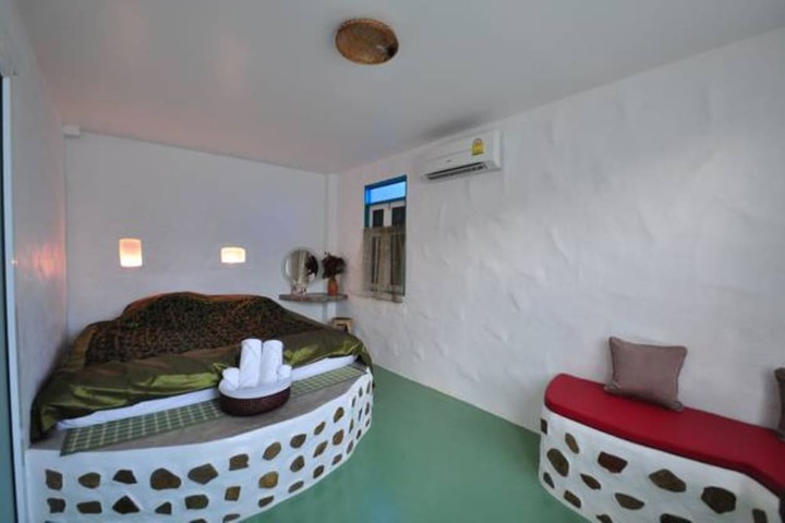 Room 5 of 44