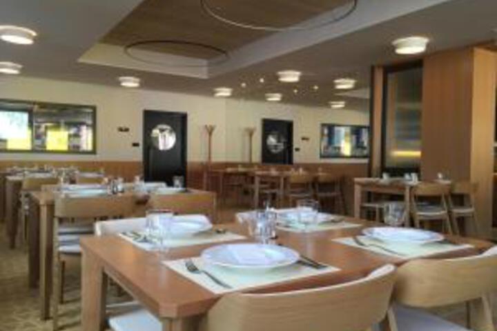 Dining 20 of 67