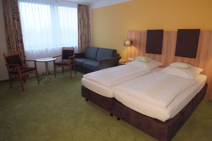Room 10 of 47