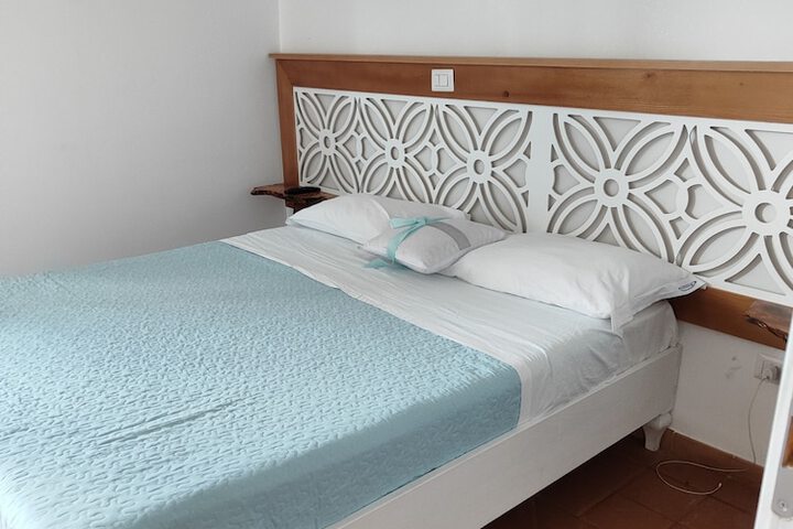 Room 2 of 34