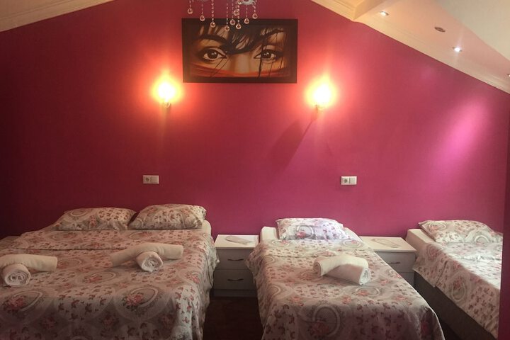 Room 5 of 28