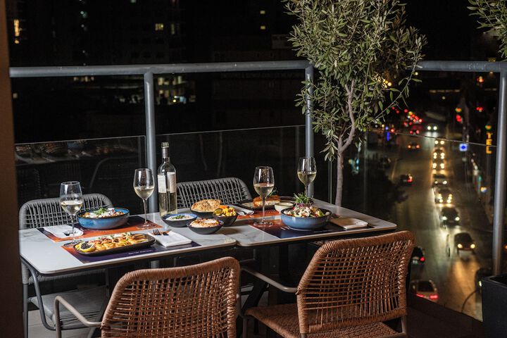 Dining 124 of 216