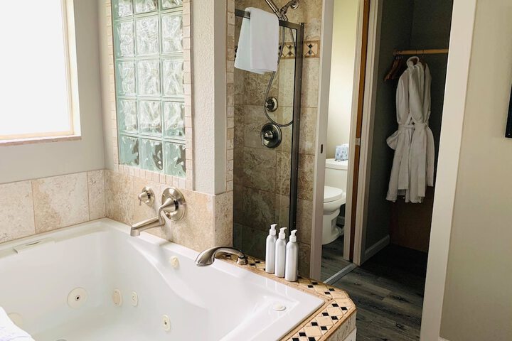 Jetted tub