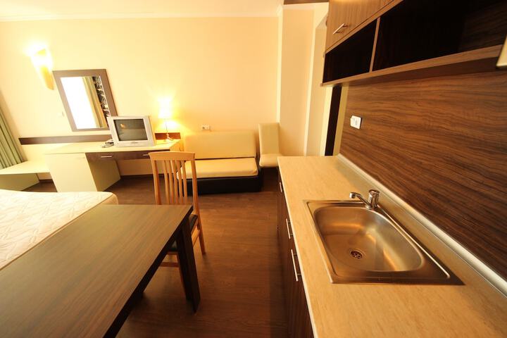 Room 32 of 36