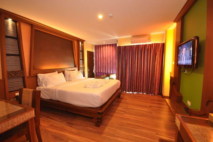 Room 4 of 83