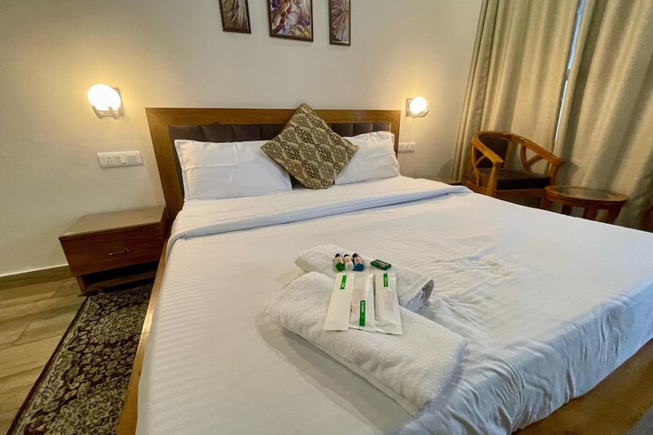 Room 2 of 17