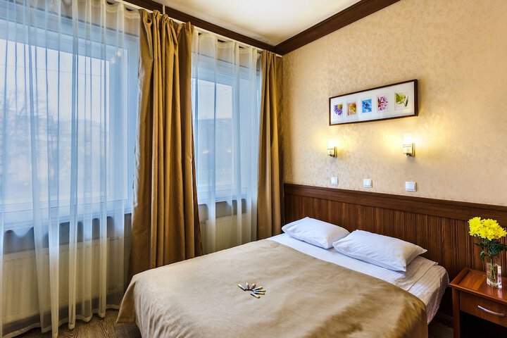 Room 16 of 48