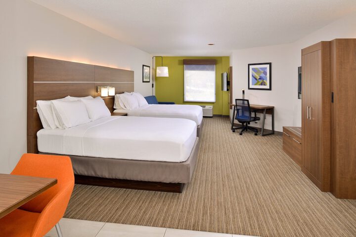 2 Queen Beds (9 of 25)