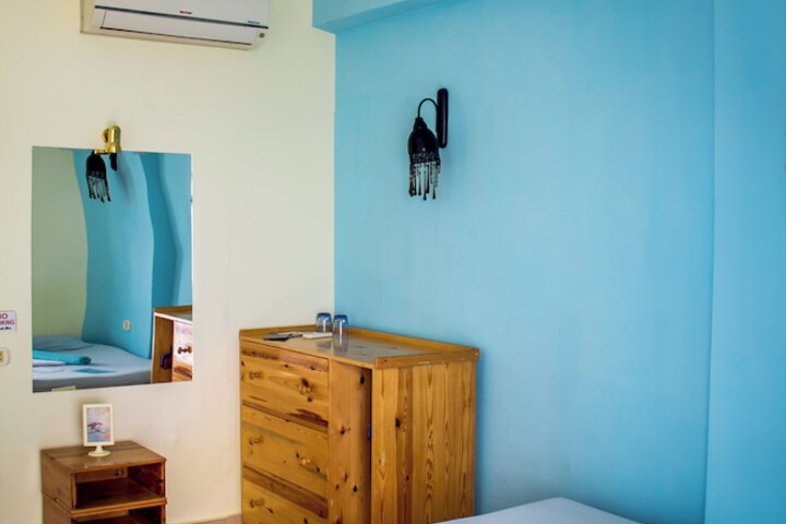Room 9 of 87