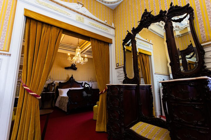 Room 9 of 52