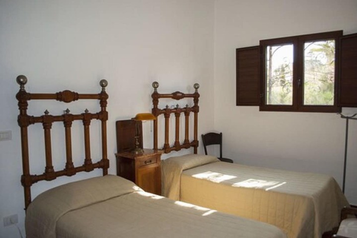 Room 18 of 49