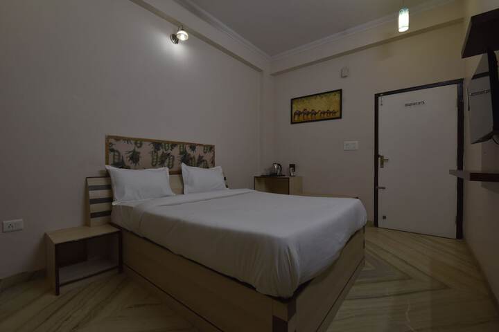 Room 52 of 94