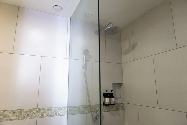 Room 43 of 71