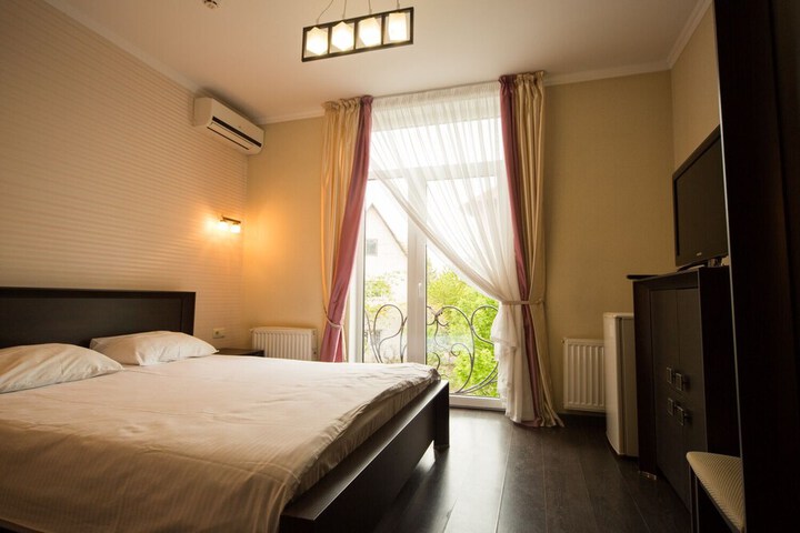Room 10 of 60
