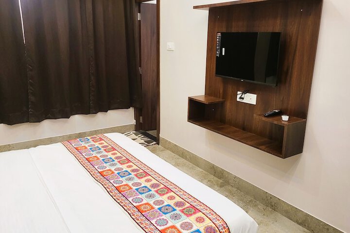 Room 8 of 24