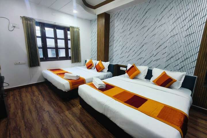 Room 3 of 20
