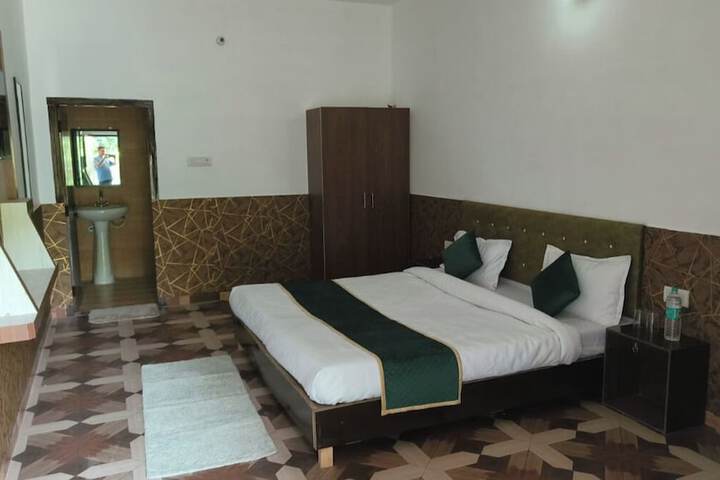 Room 4 of 39
