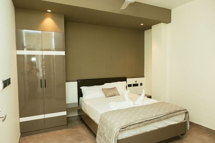 Room 5 of 19