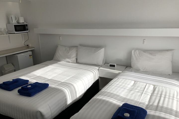 Room 9 of 118