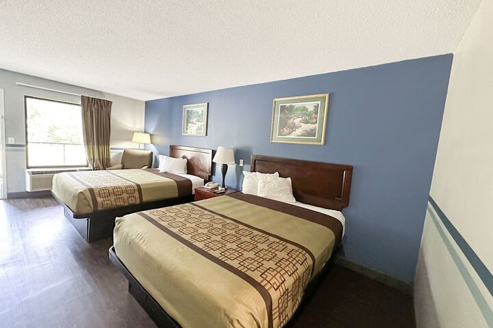 2 Queen Beds (6 of 11)