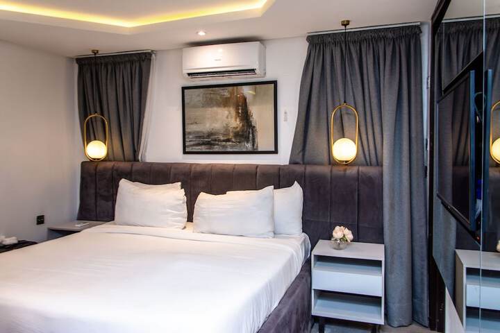 Room 13 of 81