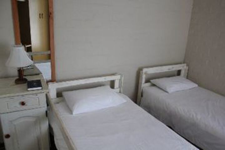 Room 3 of 10