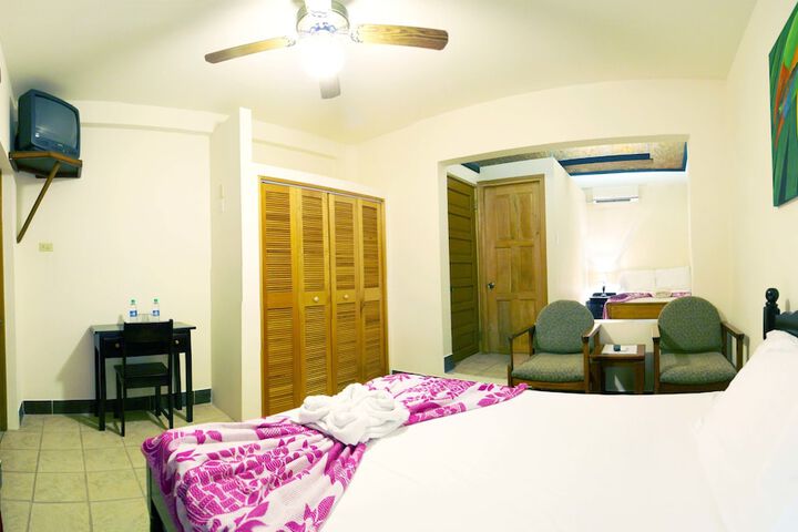 Room 2 of 258