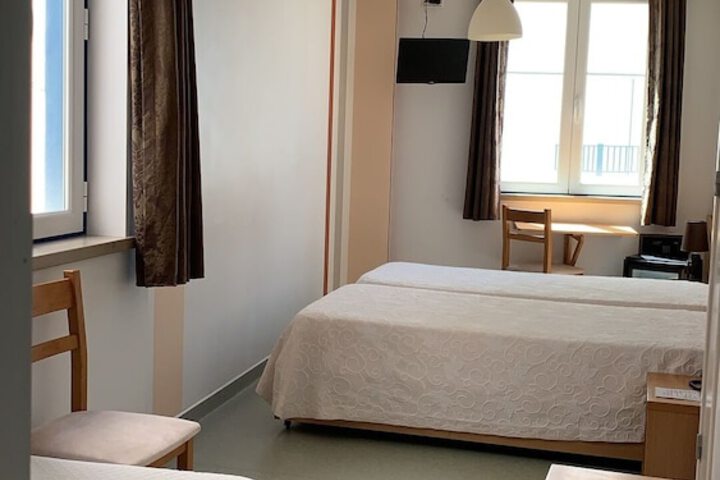 Room 6 of 85