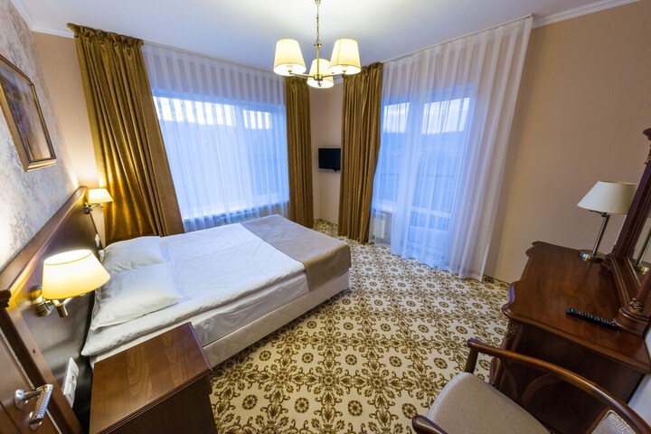 Room 17 of 46