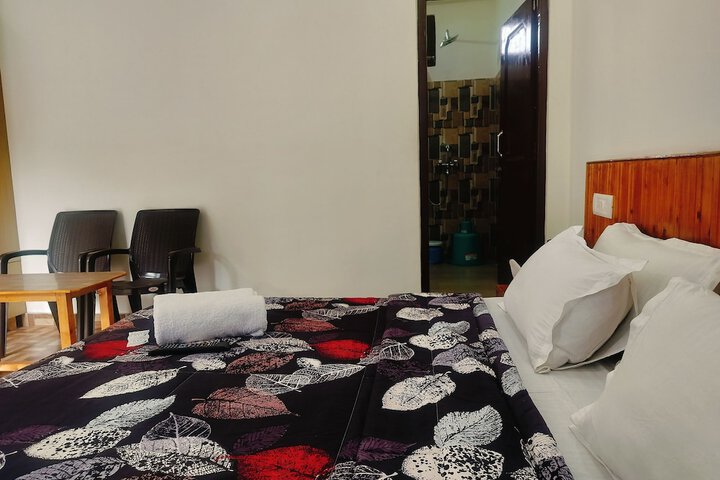 Room 10 of 34