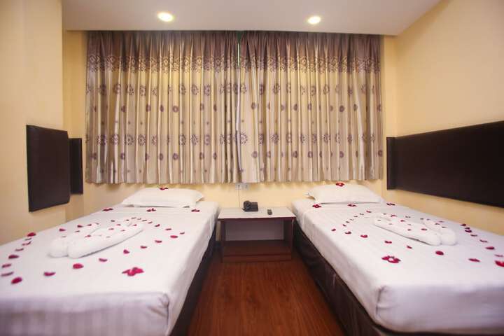 Room 6 of 40