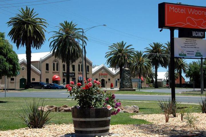 MOTEL WOONGARRA