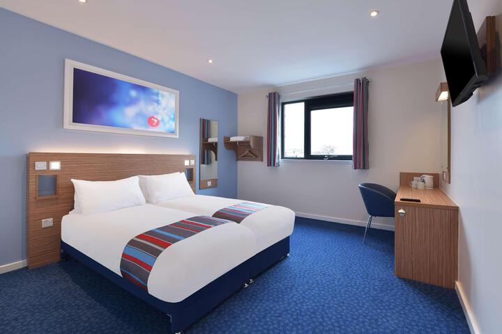 Room 12 of 30