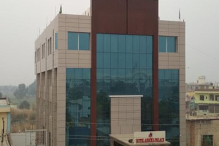 Hotel Ashoka Palace