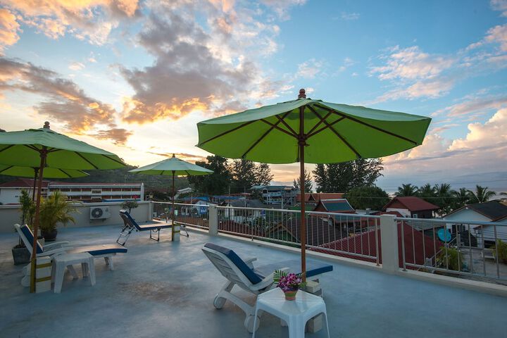 Sundeck 49 of 52