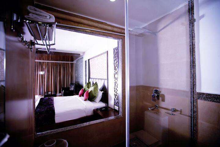 Room 26 of 81