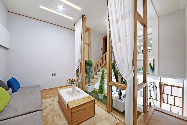 Room 43 of 61