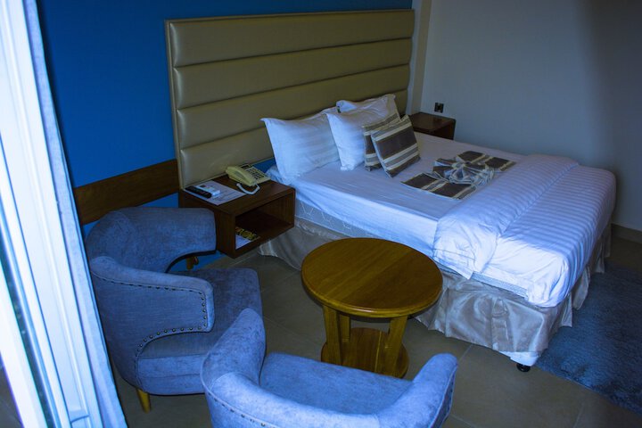 Room 6 of 26