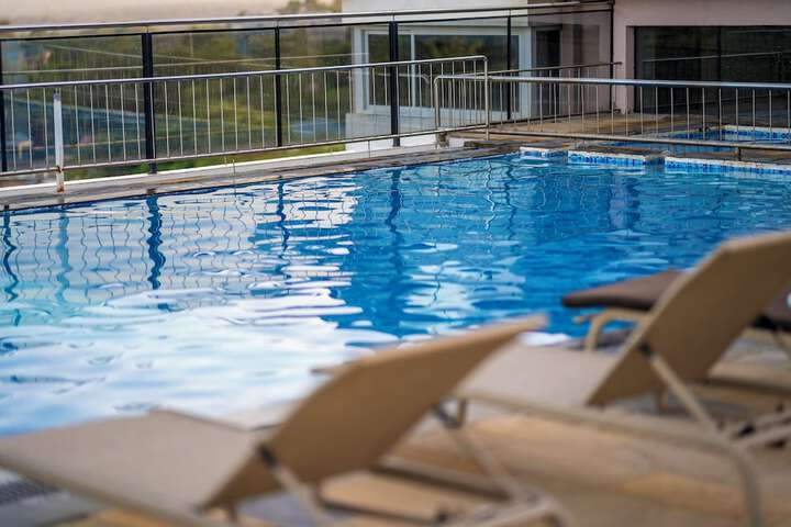Pool 5 of 8
