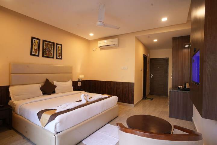 Room 8 of 18