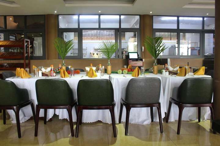 Dining 46 of 61
