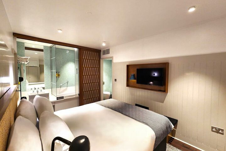 Room 19 of 65