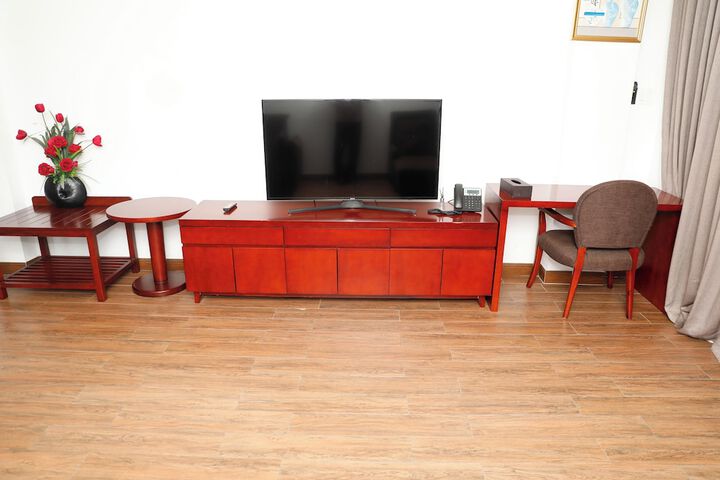 Room 3 of 23