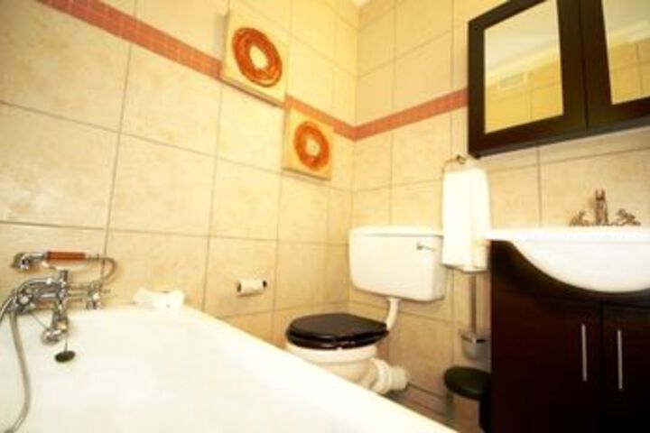 Room 5 of 14