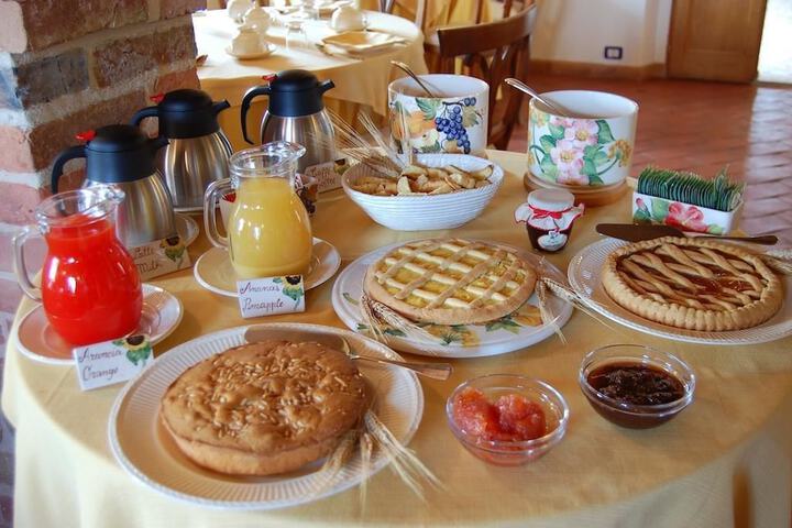 Breakfast/Coffee Service 83 of 171